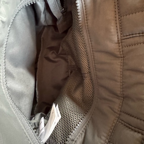 Quilted Grid Tote Bag Mini 5L - Picture 5 of 8